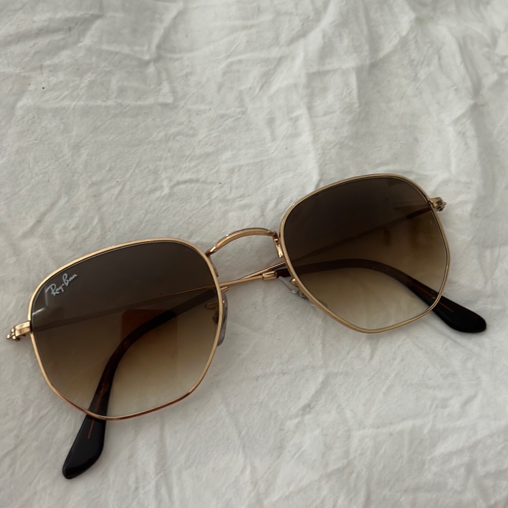 Ray-Ban